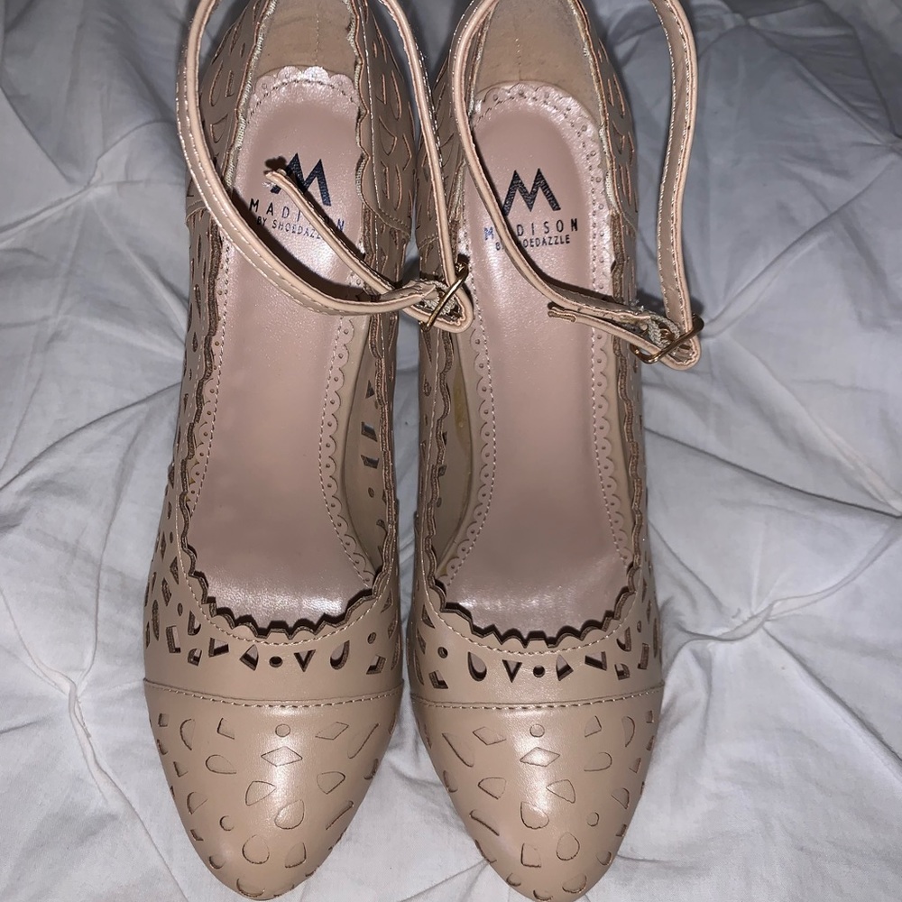 💖 Four inch tan strapped heels